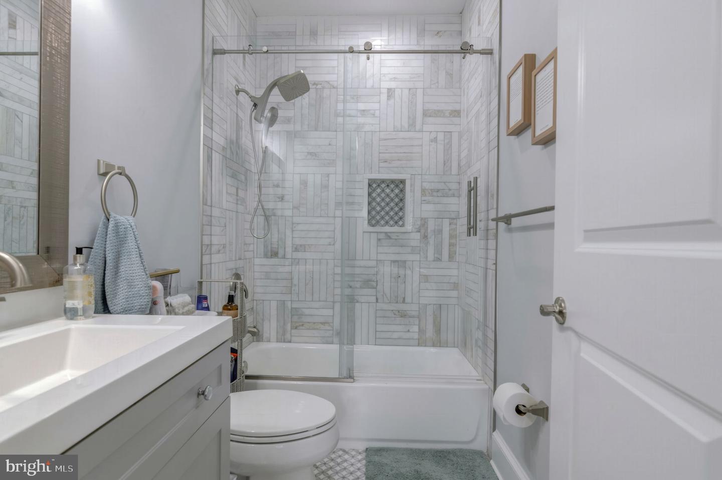 10708 WARWICK AVE, FAIRFAX, Virginia 22030, 6 Bedrooms Bedrooms, ,5 BathroomsBathrooms,Residential,For sale,10708 WARWICK AVE,VAFC2007300 MLS # VAFC2007300 10708 WARWICK AVE, FAIRFAX, Virginia 22030, 6 Bedrooms Bedrooms, ,5 BathroomsBathrooms,Residential,For sale,10708 WARWICK AVE,VAFC2007300 MLS # VAFC2007300