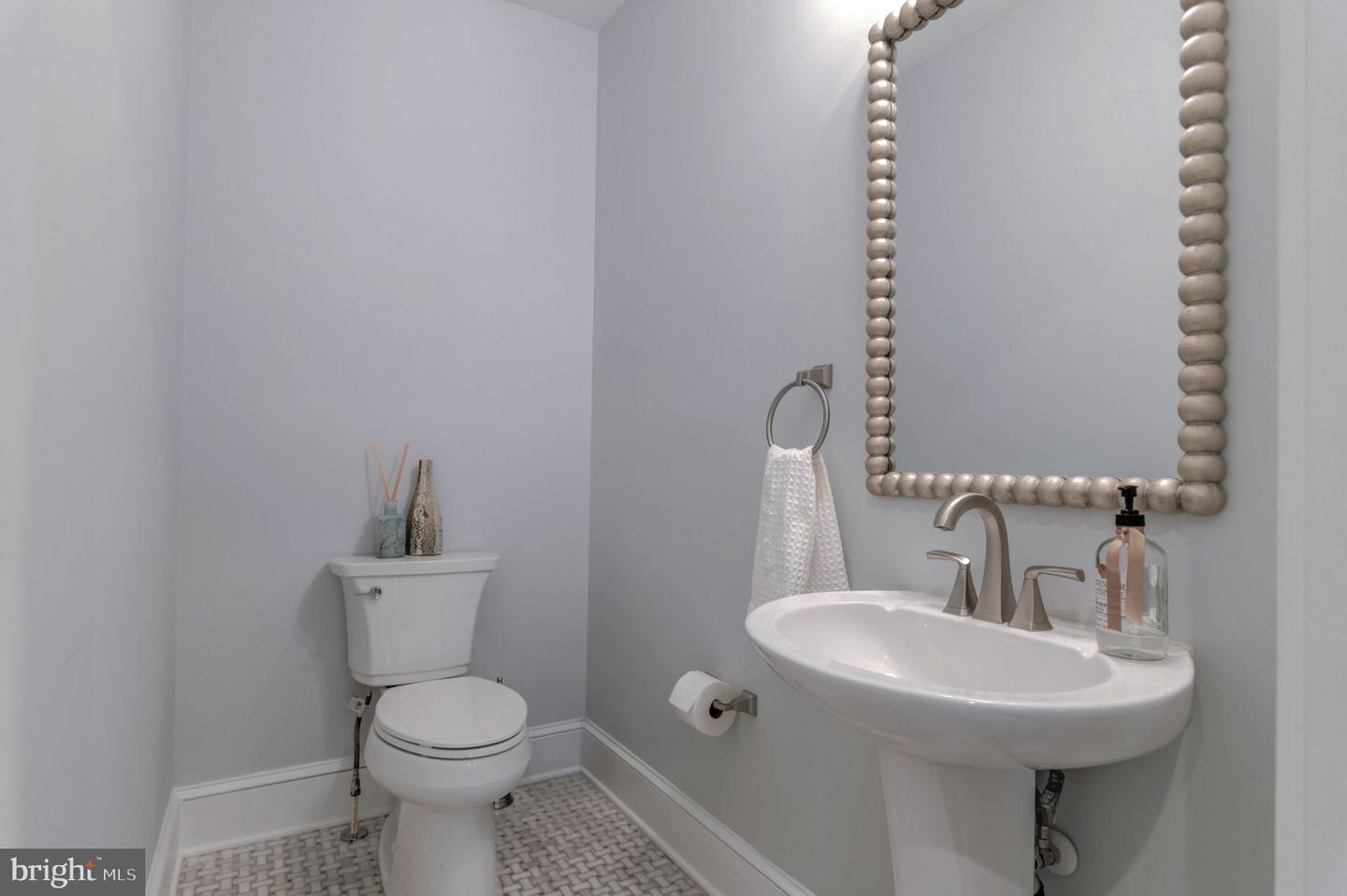 10708 WARWICK AVE, FAIRFAX, Virginia 22030, 6 Bedrooms Bedrooms, ,5 BathroomsBathrooms,Residential,For sale,10708 WARWICK AVE,VAFC2007300 MLS # VAFC2007300 10708 WARWICK AVE, FAIRFAX, Virginia 22030, 6 Bedrooms Bedrooms, ,5 BathroomsBathrooms,Residential,For sale,10708 WARWICK AVE,VAFC2007300 MLS # VAFC2007300