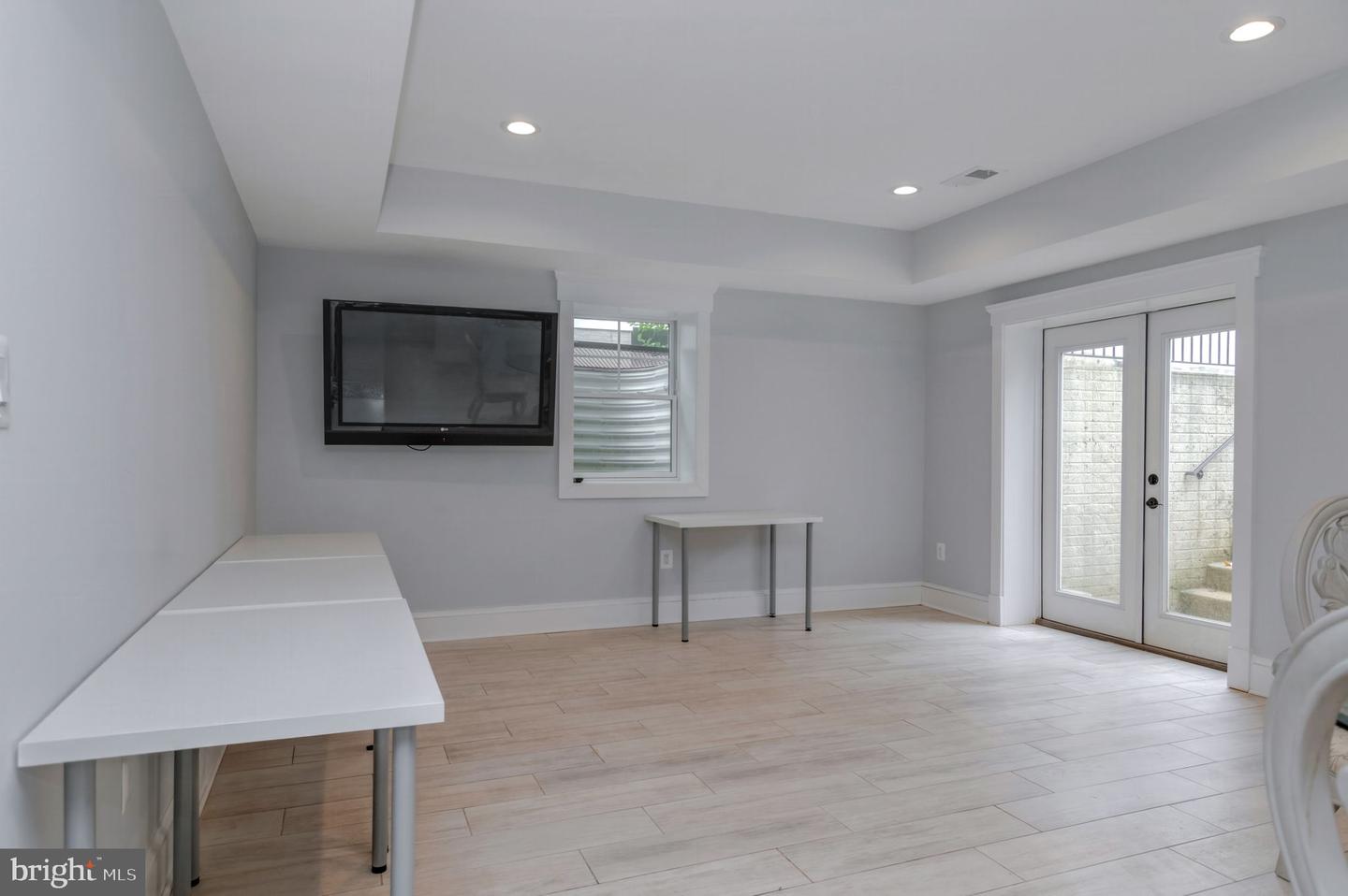 10708 WARWICK AVE, FAIRFAX, Virginia 22030, 6 Bedrooms Bedrooms, ,5 BathroomsBathrooms,Residential,For sale,10708 WARWICK AVE,VAFC2007300 MLS # VAFC2007300 10708 WARWICK AVE, FAIRFAX, Virginia 22030, 6 Bedrooms Bedrooms, ,5 BathroomsBathrooms,Residential,For sale,10708 WARWICK AVE,VAFC2007300 MLS # VAFC2007300