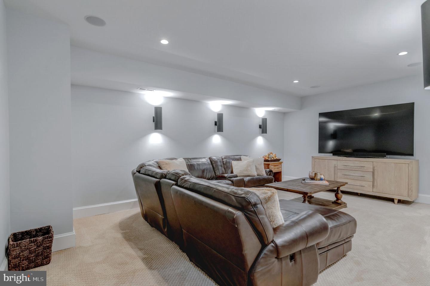 10708 WARWICK AVE, FAIRFAX, Virginia 22030, 6 Bedrooms Bedrooms, ,5 BathroomsBathrooms,Residential,For sale,10708 WARWICK AVE,VAFC2007300 MLS # VAFC2007300 10708 WARWICK AVE, FAIRFAX, Virginia 22030, 6 Bedrooms Bedrooms, ,5 BathroomsBathrooms,Residential,For sale,10708 WARWICK AVE,VAFC2007300 MLS # VAFC2007300