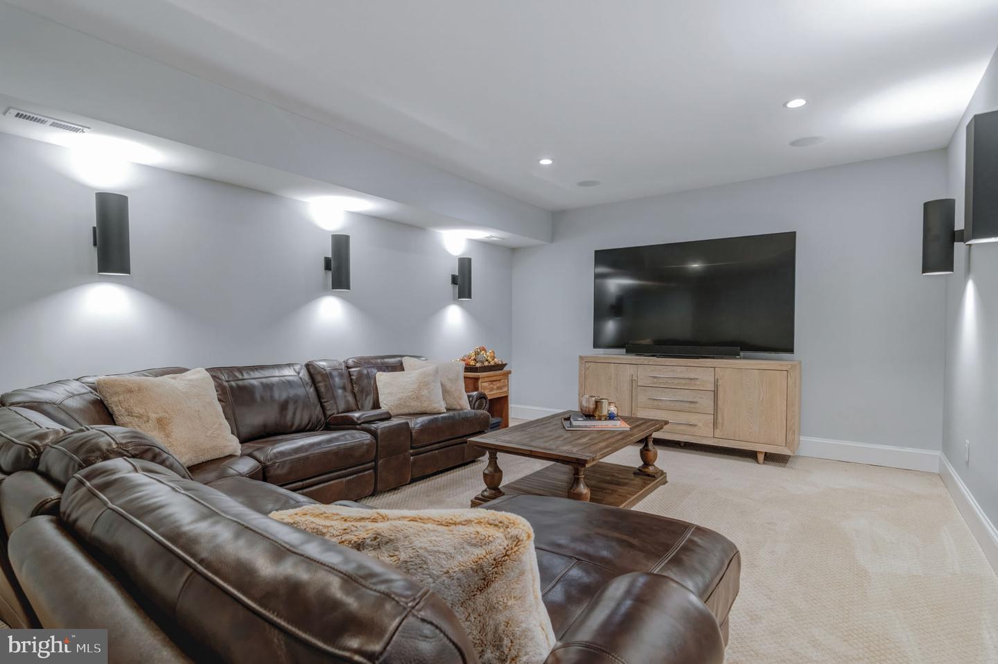 10708 WARWICK AVE, FAIRFAX, Virginia 22030, 6 Bedrooms Bedrooms, ,5 BathroomsBathrooms,Residential,For sale,10708 WARWICK AVE,VAFC2007300 MLS # VAFC2007300 10708 WARWICK AVE, FAIRFAX, Virginia 22030, 6 Bedrooms Bedrooms, ,5 BathroomsBathrooms,Residential,For sale,10708 WARWICK AVE,VAFC2007300 MLS # VAFC2007300