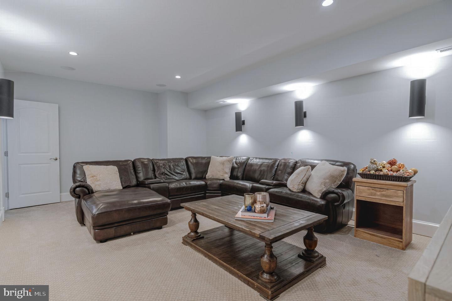 10708 WARWICK AVE, FAIRFAX, Virginia 22030, 6 Bedrooms Bedrooms, ,5 BathroomsBathrooms,Residential,For sale,10708 WARWICK AVE,VAFC2007300 MLS # VAFC2007300 10708 WARWICK AVE, FAIRFAX, Virginia 22030, 6 Bedrooms Bedrooms, ,5 BathroomsBathrooms,Residential,For sale,10708 WARWICK AVE,VAFC2007300 MLS # VAFC2007300