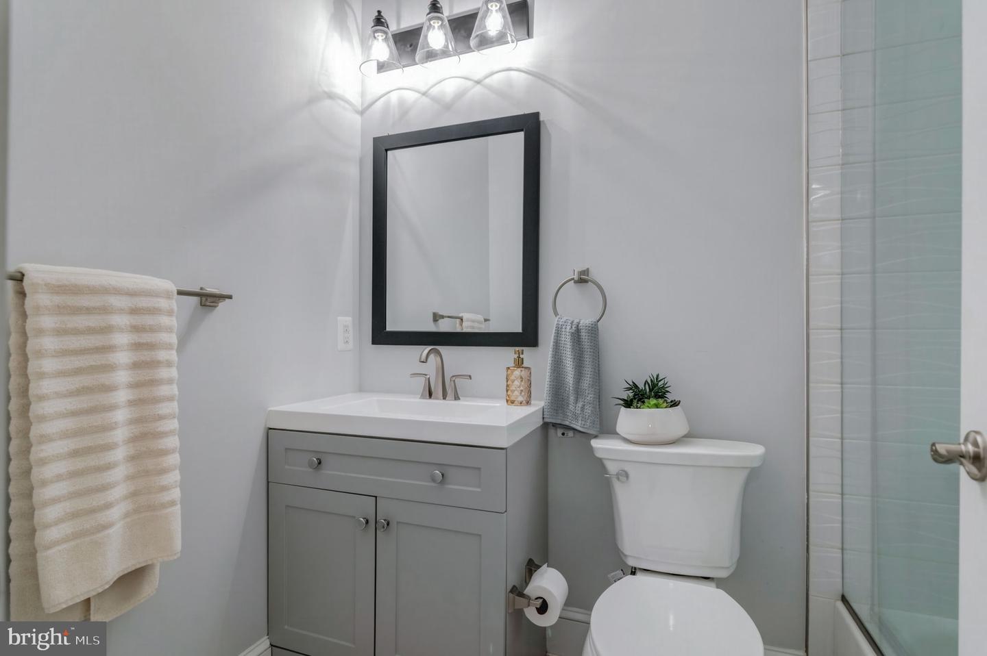 10708 WARWICK AVE, FAIRFAX, Virginia 22030, 6 Bedrooms Bedrooms, ,5 BathroomsBathrooms,Residential,For sale,10708 WARWICK AVE,VAFC2007300 MLS # VAFC2007300 10708 WARWICK AVE, FAIRFAX, Virginia 22030, 6 Bedrooms Bedrooms, ,5 BathroomsBathrooms,Residential,For sale,10708 WARWICK AVE,VAFC2007300 MLS # VAFC2007300