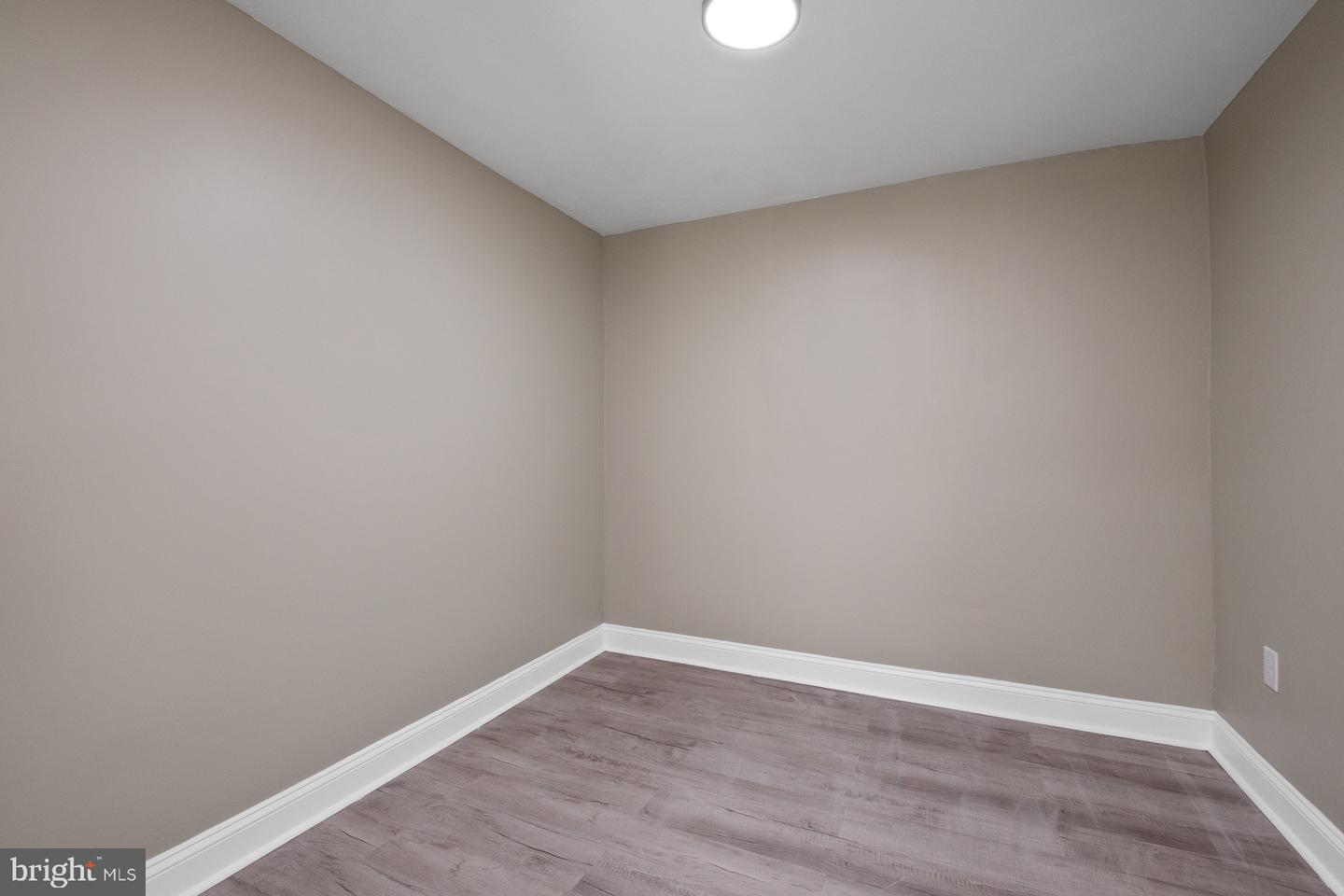 1080 AIRPORT RD, WINCHESTER, Virginia 22602, 2 Bedrooms Bedrooms, ,2 BathroomsBathrooms,Residential,For sale,1080 AIRPORT RD,VAFV2037956 MLS # VAFV2037956