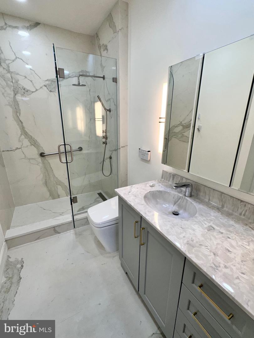 1220 N FILLMORE ST #PH08, ARLINGTON, Virginia 22201, 2 Bedrooms Bedrooms, ,2 BathroomsBathrooms,Residential,For sale,1220 N FILLMORE ST #PH08,VAAR2065756 MLS # VAAR2065756