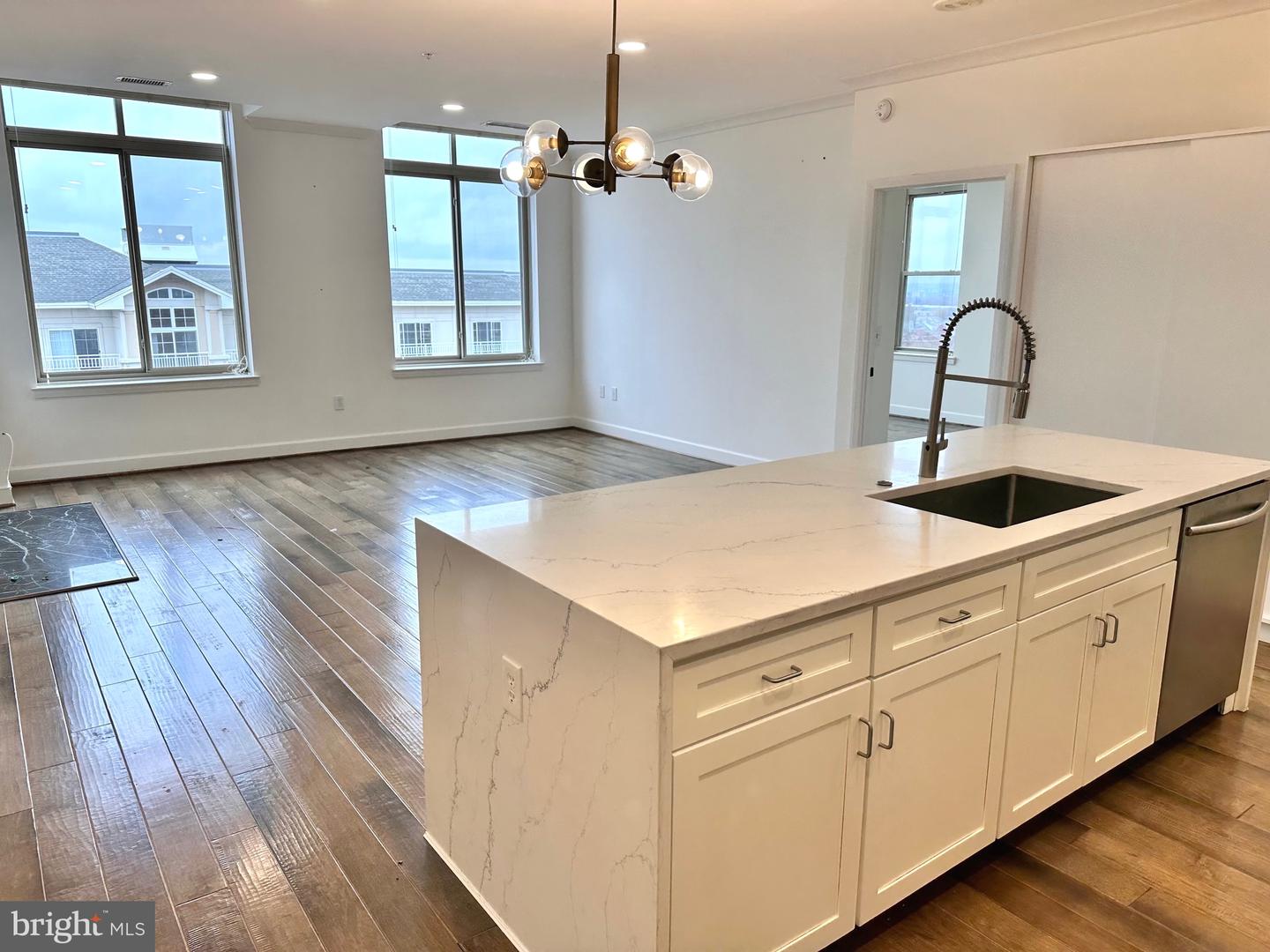 1220 N FILLMORE ST #PH08, ARLINGTON, Virginia 22201, 2 Bedrooms Bedrooms, ,2 BathroomsBathrooms,Residential,For sale,1220 N FILLMORE ST #PH08,VAAR2065756 MLS # VAAR2065756