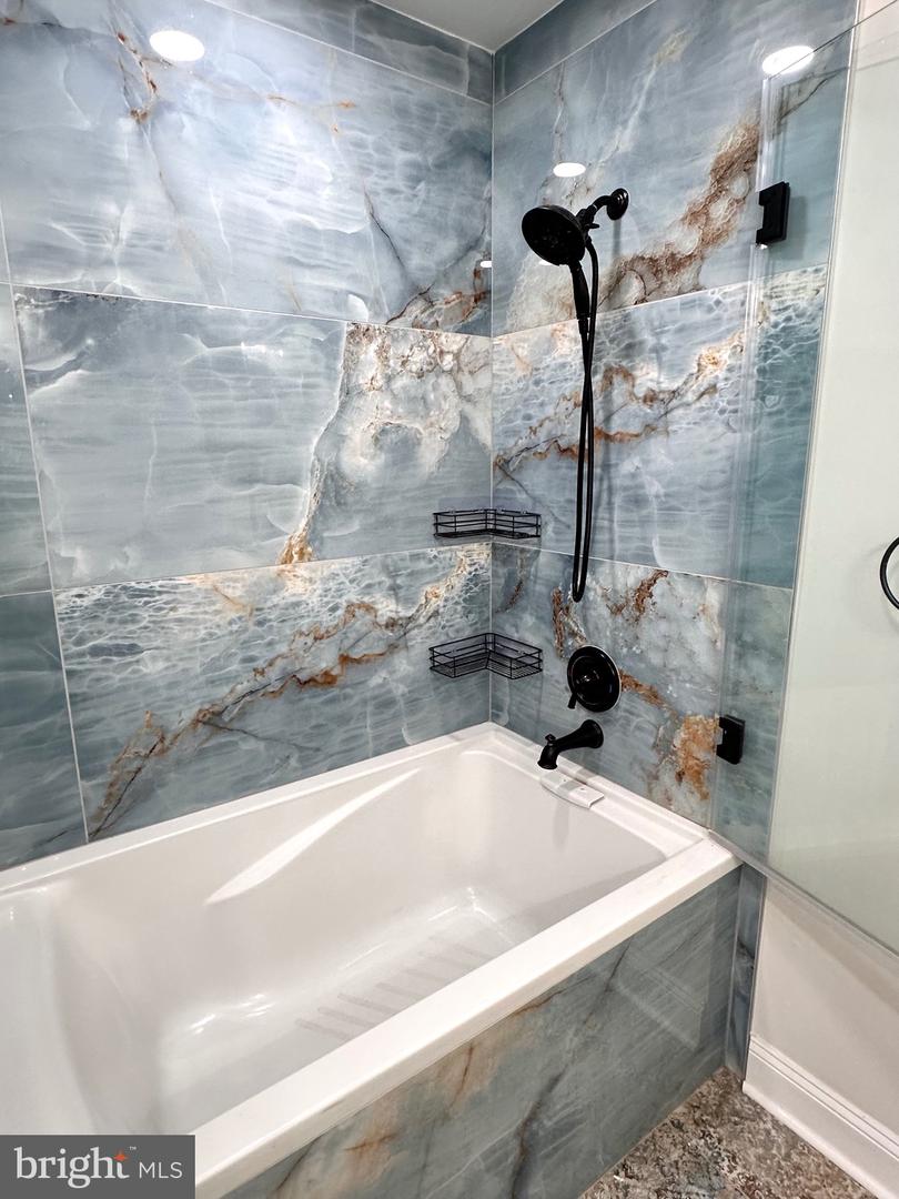 1201 N GARFIELD ST #408, ARLINGTON, Virginia 22201, 2 Bedrooms Bedrooms, ,2 BathroomsBathrooms,Residential,For sale,1201 N GARFIELD ST #408,VAAR2065762 MLS # VAAR2065762