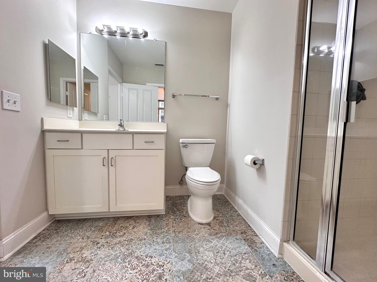 1201 N GARFIELD ST #408, ARLINGTON, Virginia 22201, 2 Bedrooms Bedrooms, ,2 BathroomsBathrooms,Residential,For sale,1201 N GARFIELD ST #408,VAAR2065762 MLS # VAAR2065762