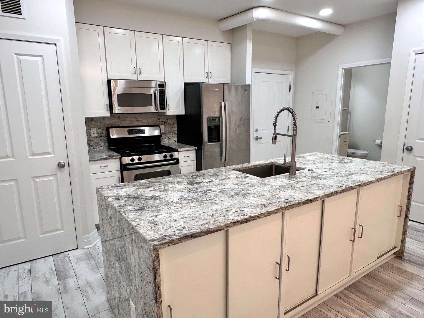 1201 N GARFIELD ST #408, ARLINGTON, Virginia 22201, 2 Bedrooms Bedrooms, ,2 BathroomsBathrooms,Residential,For sale,1201 N GARFIELD ST #408,VAAR2065762 MLS # VAAR2065762