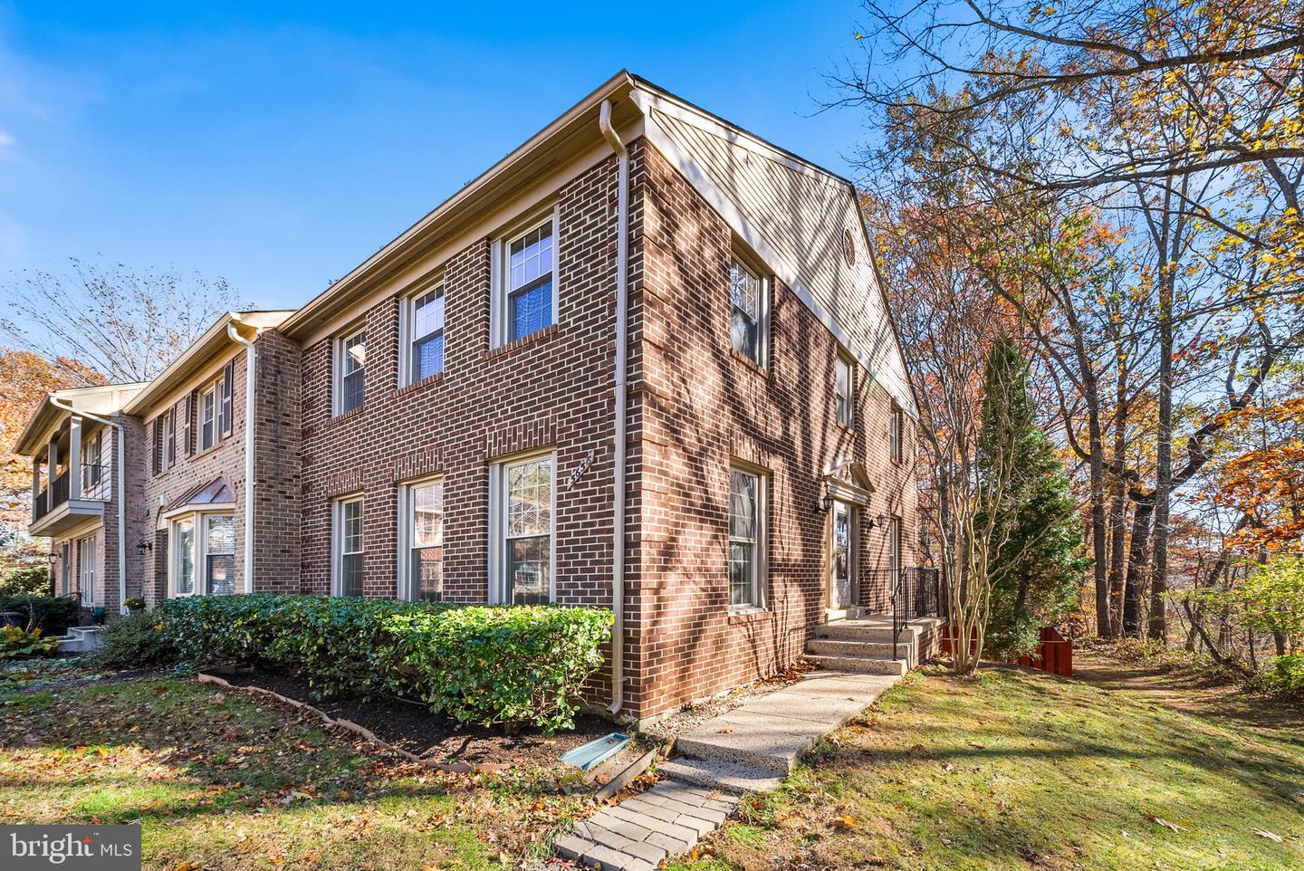 5658 SUTHERLAND CT, BURKE, Virginia 22015, 3 Bedrooms Bedrooms, ,3 BathroomsBathrooms,Residential,For sale,5658 SUTHERLAND CT,VAFX2278194 MLS # VAFX2278194