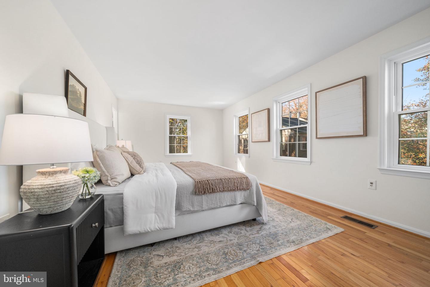 5658 SUTHERLAND CT, BURKE, Virginia 22015, 3 Bedrooms Bedrooms, ,3 BathroomsBathrooms,Residential,For sale,5658 SUTHERLAND CT,VAFX2278194 MLS # VAFX2278194