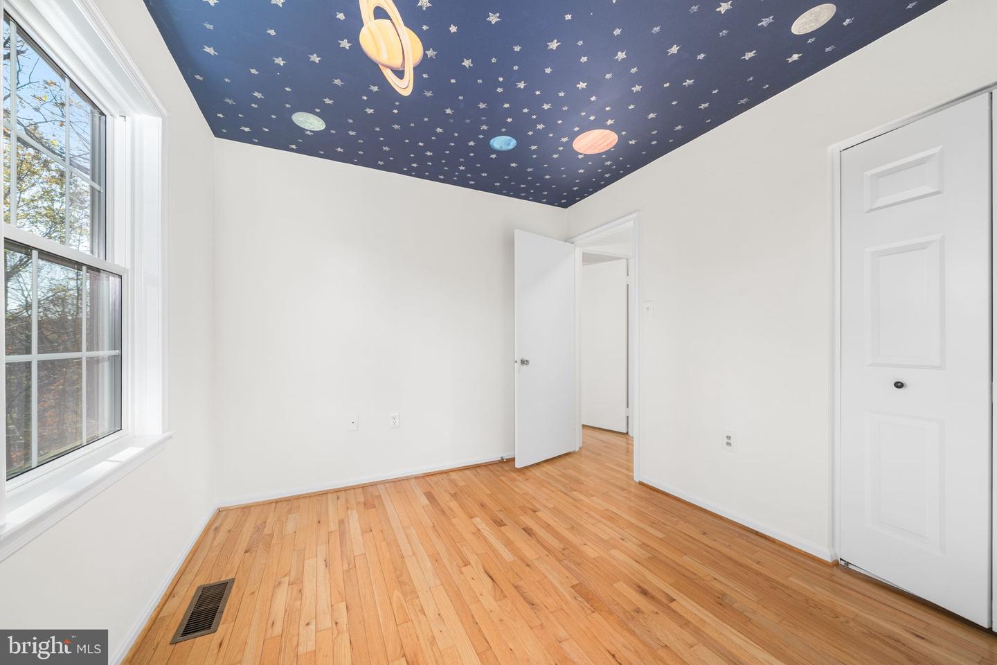 5658 SUTHERLAND CT, BURKE, Virginia 22015, 3 Bedrooms Bedrooms, ,3 BathroomsBathrooms,Residential,For sale,5658 SUTHERLAND CT,VAFX2278194 MLS # VAFX2278194