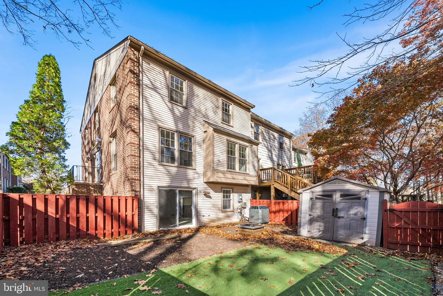 5658 SUTHERLAND CT, BURKE, Virginia 22015, 3 Bedrooms Bedrooms, ,3 BathroomsBathrooms,Residential,For sale,5658 SUTHERLAND CT,VAFX2278194 MLS # VAFX2278194