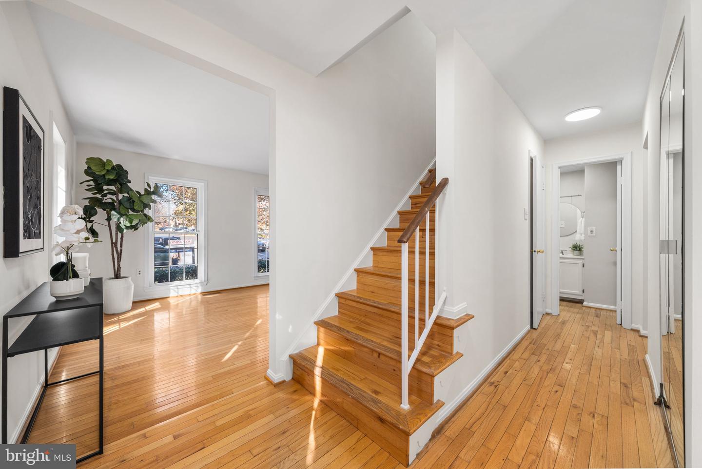 5658 SUTHERLAND CT, BURKE, Virginia 22015, 3 Bedrooms Bedrooms, ,3 BathroomsBathrooms,Residential,For sale,5658 SUTHERLAND CT,VAFX2278194 MLS # VAFX2278194