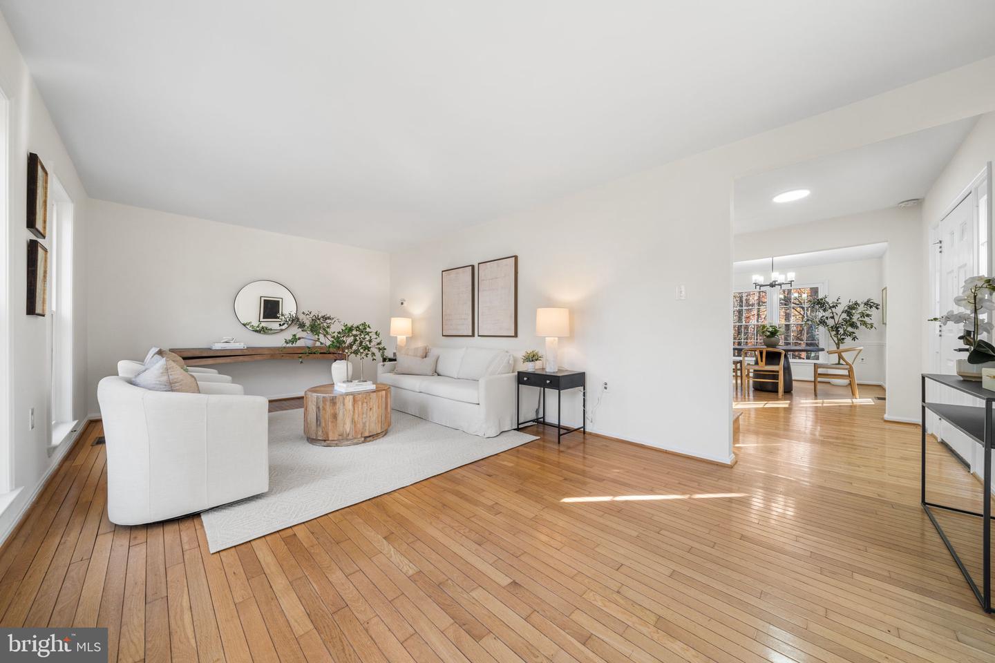 5658 SUTHERLAND CT, BURKE, Virginia 22015, 3 Bedrooms Bedrooms, ,3 BathroomsBathrooms,Residential,For sale,5658 SUTHERLAND CT,VAFX2278194 MLS # VAFX2278194