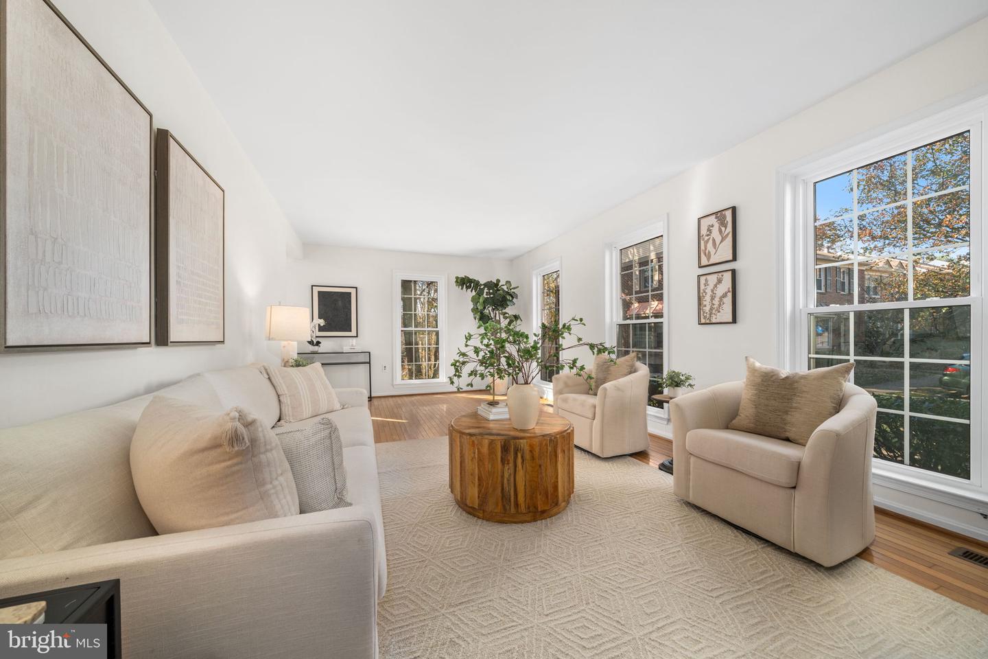 5658 SUTHERLAND CT, BURKE, Virginia 22015, 3 Bedrooms Bedrooms, ,3 BathroomsBathrooms,Residential,For sale,5658 SUTHERLAND CT,VAFX2278194 MLS # VAFX2278194