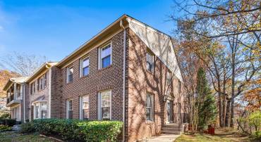 5658 SUTHERLAND CT, BURKE, Virginia 22015, 3 Bedrooms Bedrooms, ,3 BathroomsBathrooms,Residential,For sale,5658 SUTHERLAND CT,VAFX2278194 MLS # VAFX2278194