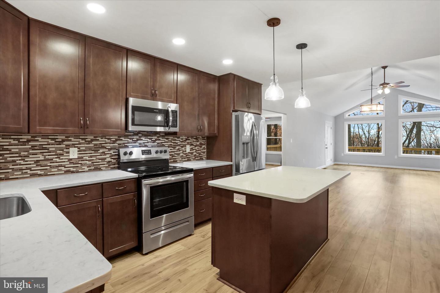 401 BRAGG DR, FRONT ROYAL, Virginia 22630, 3 Bedrooms Bedrooms, 10 Rooms Rooms,3 BathroomsBathrooms,Residential,For sale,401 BRAGG DR,VAWR2012750 MLS # VAWR2012750