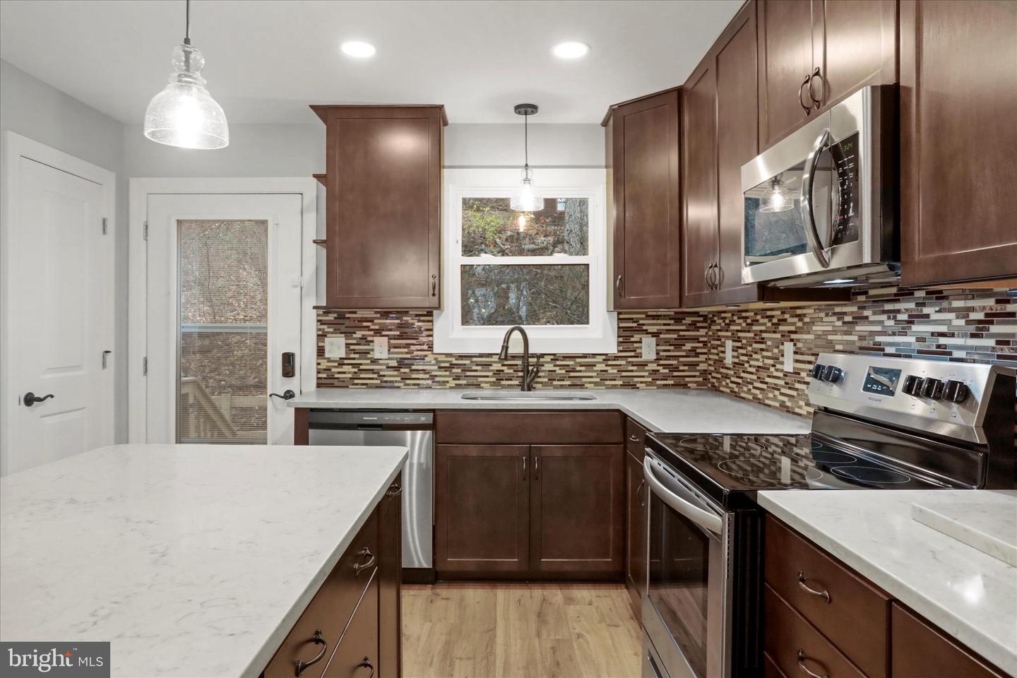 401 BRAGG DR, FRONT ROYAL, Virginia 22630, 3 Bedrooms Bedrooms, 10 Rooms Rooms,3 BathroomsBathrooms,Residential,For sale,401 BRAGG DR,VAWR2012750 MLS # VAWR2012750