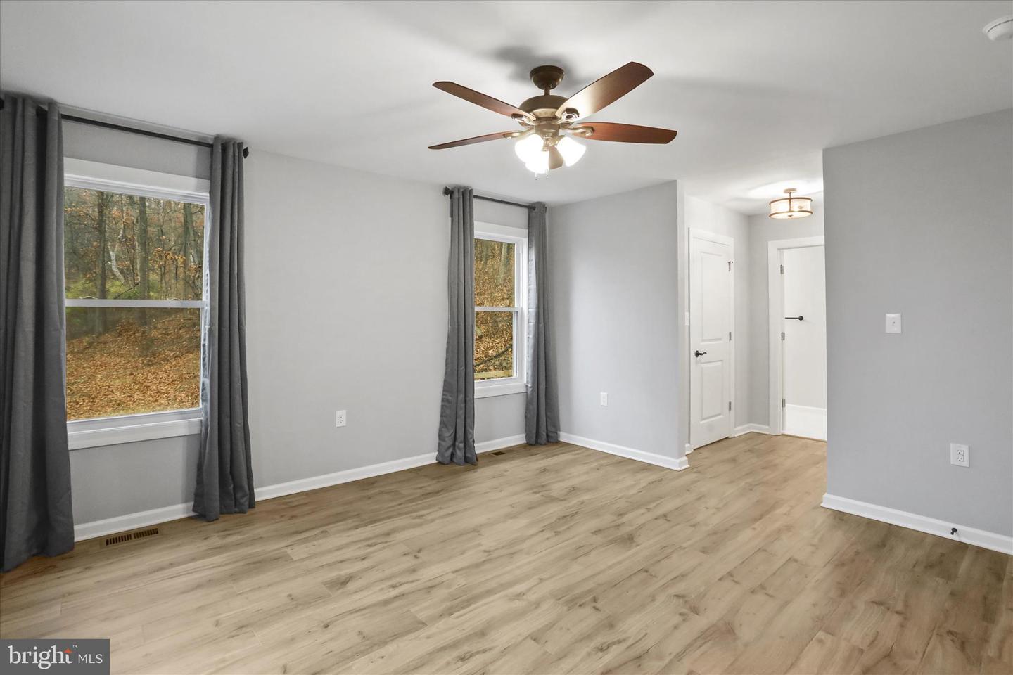 401 BRAGG DR, FRONT ROYAL, Virginia 22630, 3 Bedrooms Bedrooms, 10 Rooms Rooms,3 BathroomsBathrooms,Residential,For sale,401 BRAGG DR,VAWR2012750 MLS # VAWR2012750