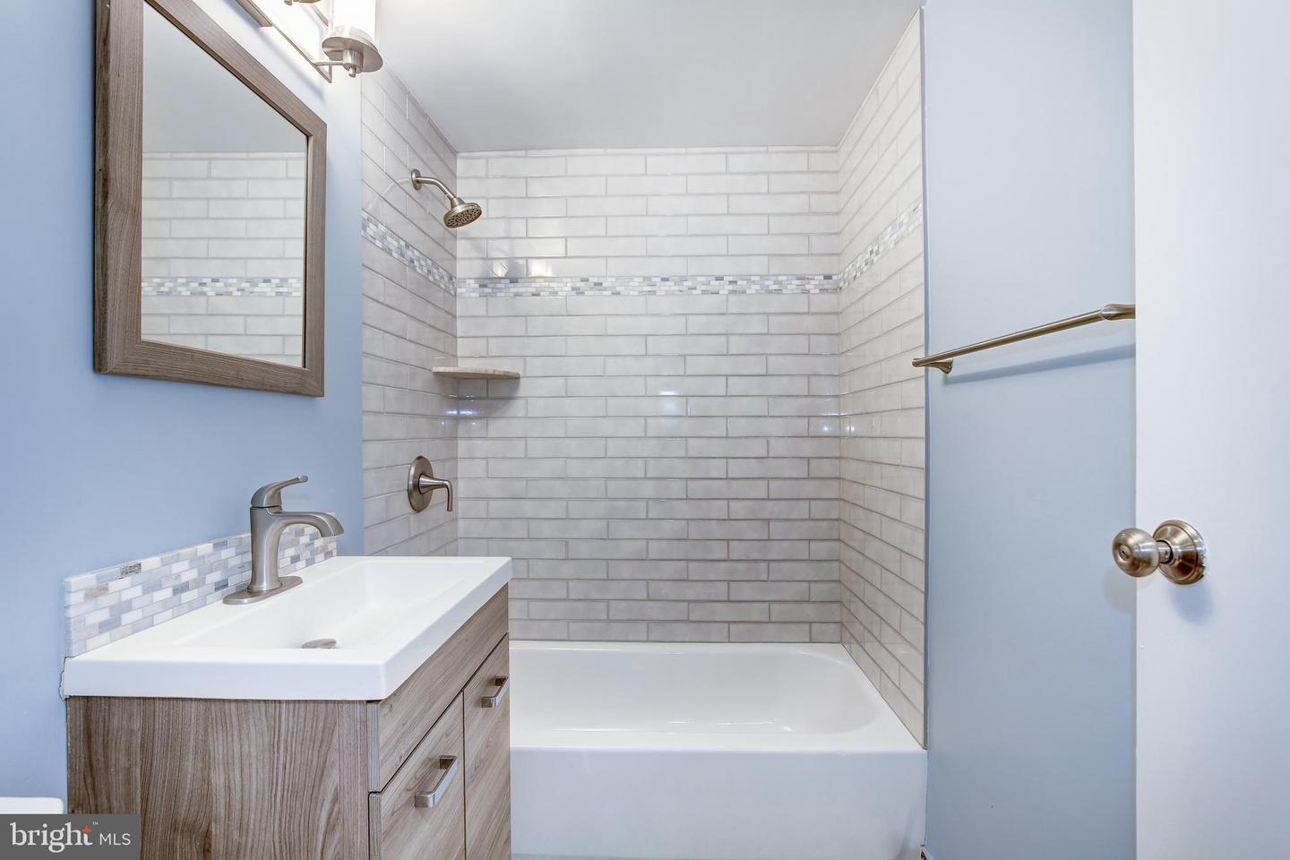 1711 MASSACHUSETTS AVE NW #408, WASHINGTON, District Of Columbia 20036, 1 Bedroom Bedrooms, ,1 BathroomBathrooms,Residential,For sale,1711 MASSACHUSETTS AVE NW #408,DCDC2231166 MLS # DCDC2231166