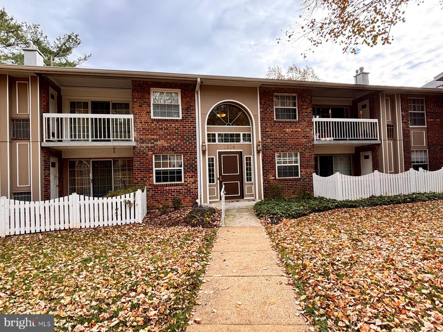 1914 WILSON LN #202, MCLEAN, Virginia 22102, 2 Bedrooms Bedrooms, ,1 BathroomBathrooms,Residential,For sale,1914 WILSON LN #202,VAFX2278552 MLS # VAFX2278552