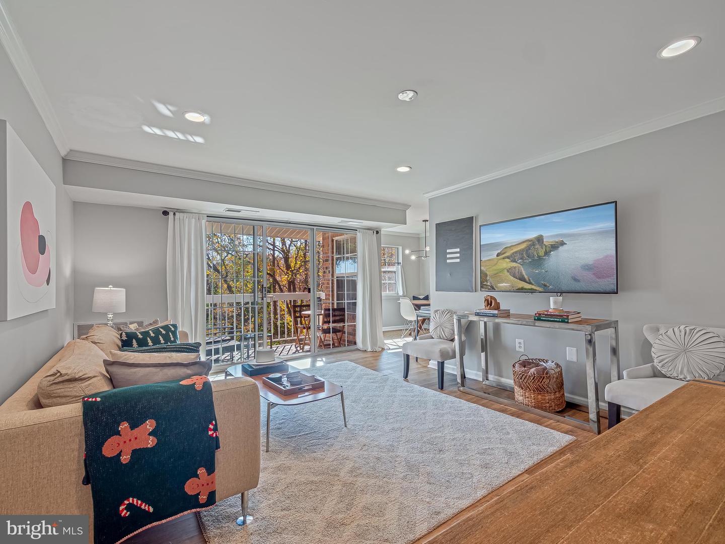 1914 WILSON LN #202, MCLEAN, Virginia 22102, 2 Bedrooms Bedrooms, ,1 BathroomBathrooms,Residential,For sale,1914 WILSON LN #202,VAFX2278552 MLS # VAFX2278552