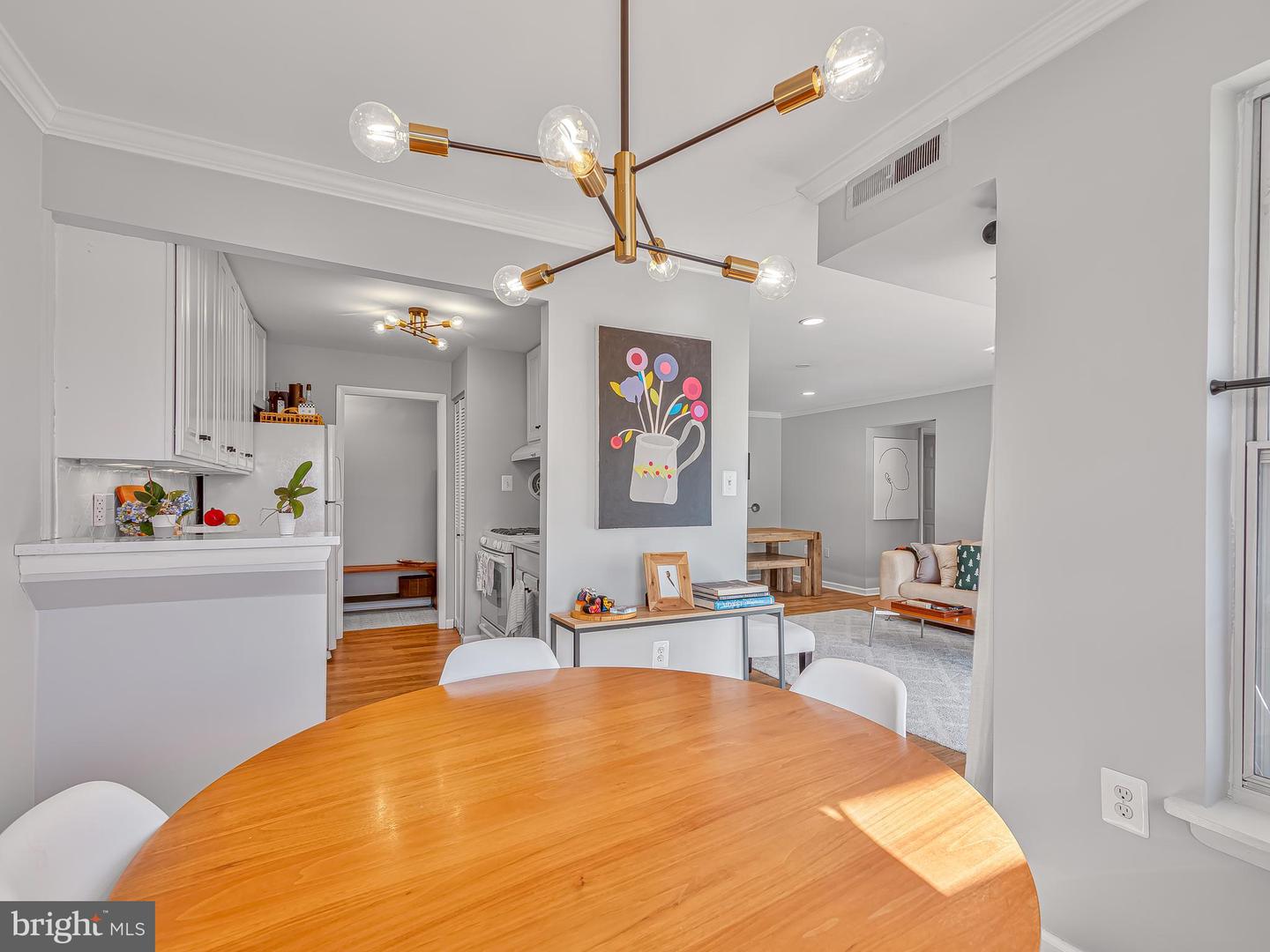 1914 WILSON LN #202, MCLEAN, Virginia 22102, 2 Bedrooms Bedrooms, ,1 BathroomBathrooms,Residential,For sale,1914 WILSON LN #202,VAFX2278552 MLS # VAFX2278552