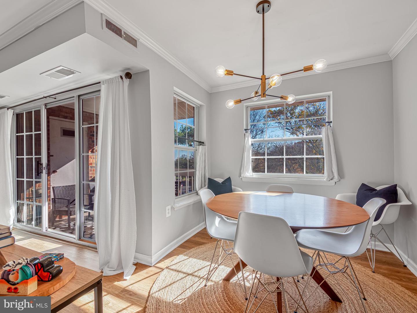 1914 WILSON LN #202, MCLEAN, Virginia 22102, 2 Bedrooms Bedrooms, ,1 BathroomBathrooms,Residential,For sale,1914 WILSON LN #202,VAFX2278552 MLS # VAFX2278552