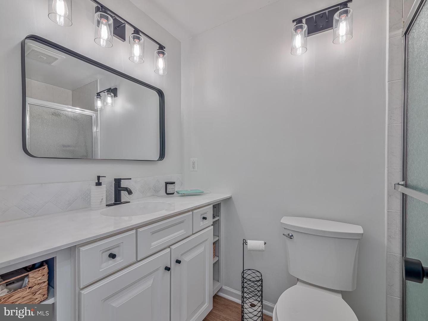 1914 WILSON LN #202, MCLEAN, Virginia 22102, 2 Bedrooms Bedrooms, ,1 BathroomBathrooms,Residential,For sale,1914 WILSON LN #202,VAFX2278552 MLS # VAFX2278552