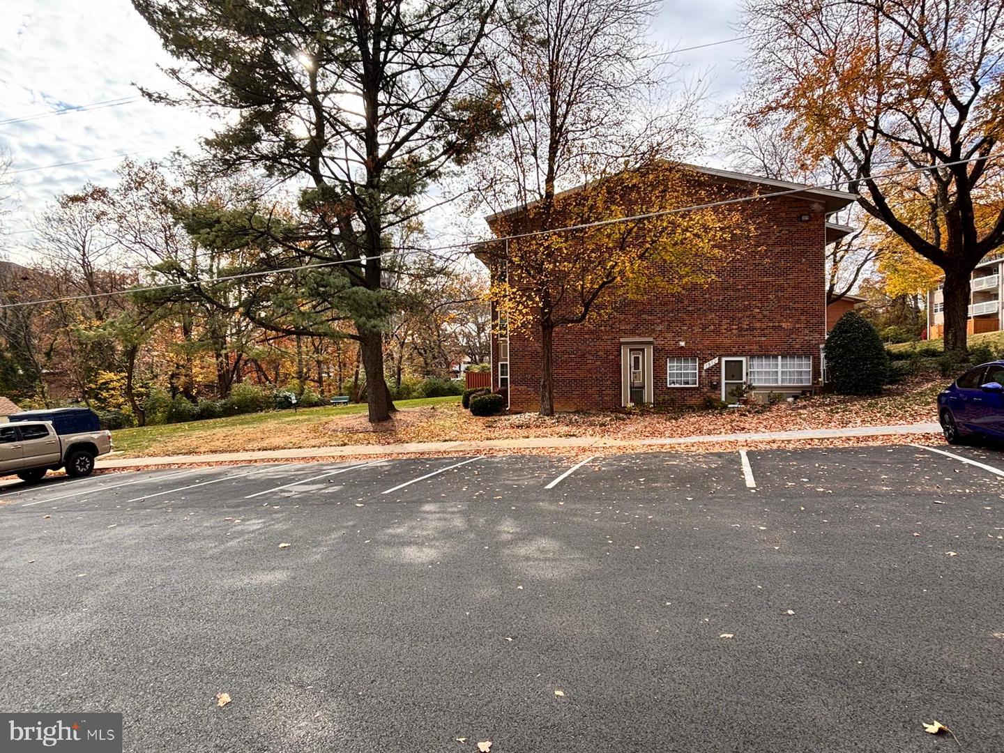 1914 WILSON LN #202, MCLEAN, Virginia 22102, 2 Bedrooms Bedrooms, ,1 BathroomBathrooms,Residential,For sale,1914 WILSON LN #202,VAFX2278552 MLS # VAFX2278552