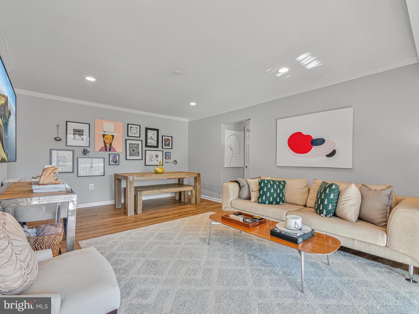 1914 WILSON LN #202, MCLEAN, Virginia 22102, 2 Bedrooms Bedrooms, ,1 BathroomBathrooms,Residential,For sale,1914 WILSON LN #202,VAFX2278552 MLS # VAFX2278552