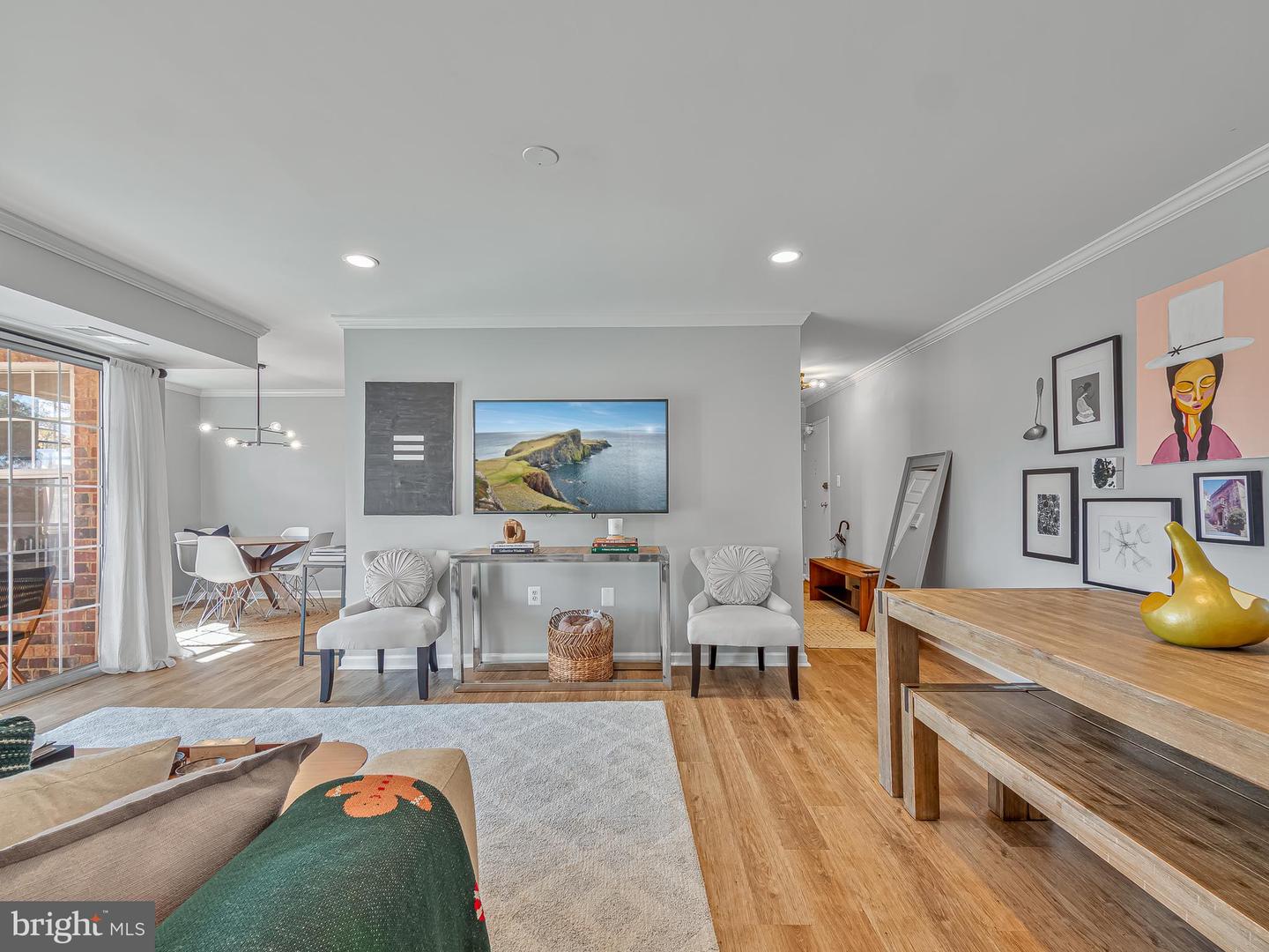 1914 WILSON LN #202, MCLEAN, Virginia 22102, 2 Bedrooms Bedrooms, ,1 BathroomBathrooms,Residential,For sale,1914 WILSON LN #202,VAFX2278552 MLS # VAFX2278552