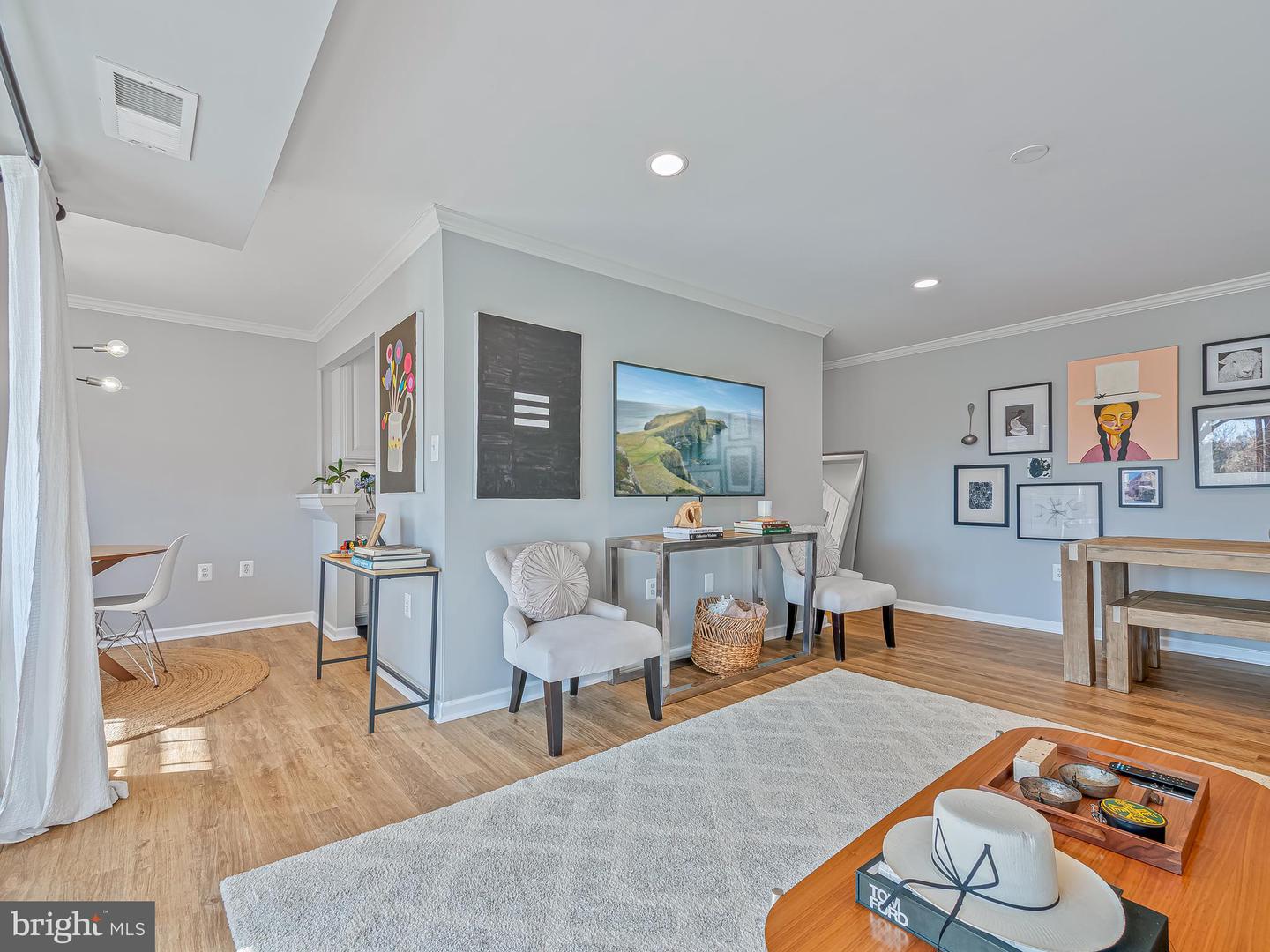 1914 WILSON LN #202, MCLEAN, Virginia 22102, 2 Bedrooms Bedrooms, ,1 BathroomBathrooms,Residential,For sale,1914 WILSON LN #202,VAFX2278552 MLS # VAFX2278552