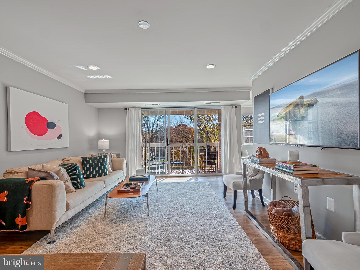 1914 WILSON LN #202, MCLEAN, Virginia 22102, 2 Bedrooms Bedrooms, ,1 BathroomBathrooms,Residential,For sale,1914 WILSON LN #202,VAFX2278552 MLS # VAFX2278552