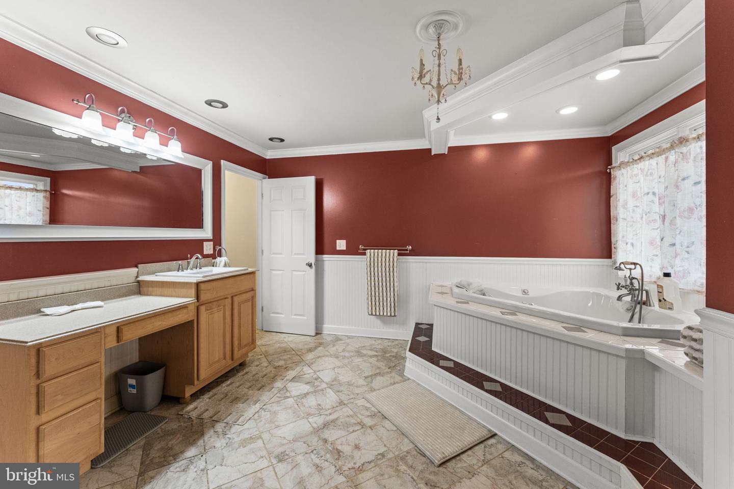 14555 LEE HWY, AMISSVILLE, Virginia 20106, 4 Bedrooms Bedrooms, ,4 BathroomsBathrooms,Residential,For sale,14555 LEE HWY,VARP2002390 MLS # VARP2002390