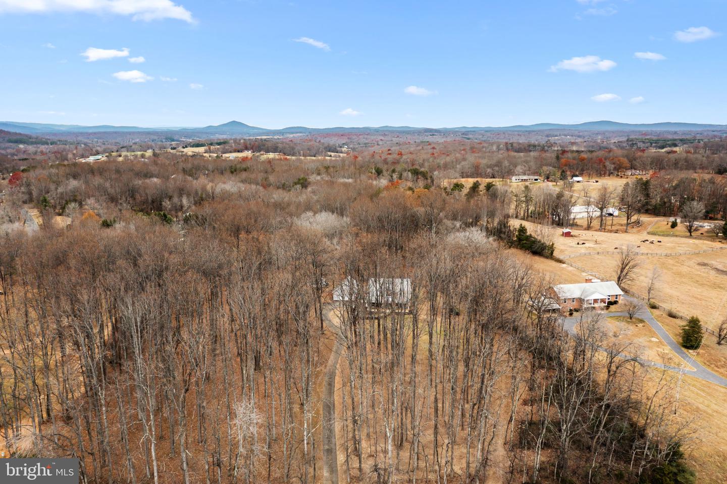 14555 LEE HWY, AMISSVILLE, Virginia 20106, 4 Bedrooms Bedrooms, ,4 BathroomsBathrooms,Residential,For sale,14555 LEE HWY,VARP2002390 MLS # VARP2002390