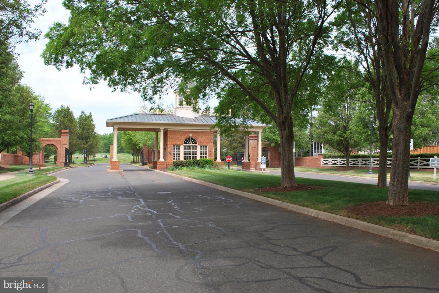 15100 HEATHER MILL LN #407, HAYMARKET, Virginia 20169, 2 Bedrooms Bedrooms, 7 Rooms Rooms,2 BathroomsBathrooms,Residential,For sale,15100 HEATHER MILL LN #407,VAPW2107710 MLS # VAPW2107710