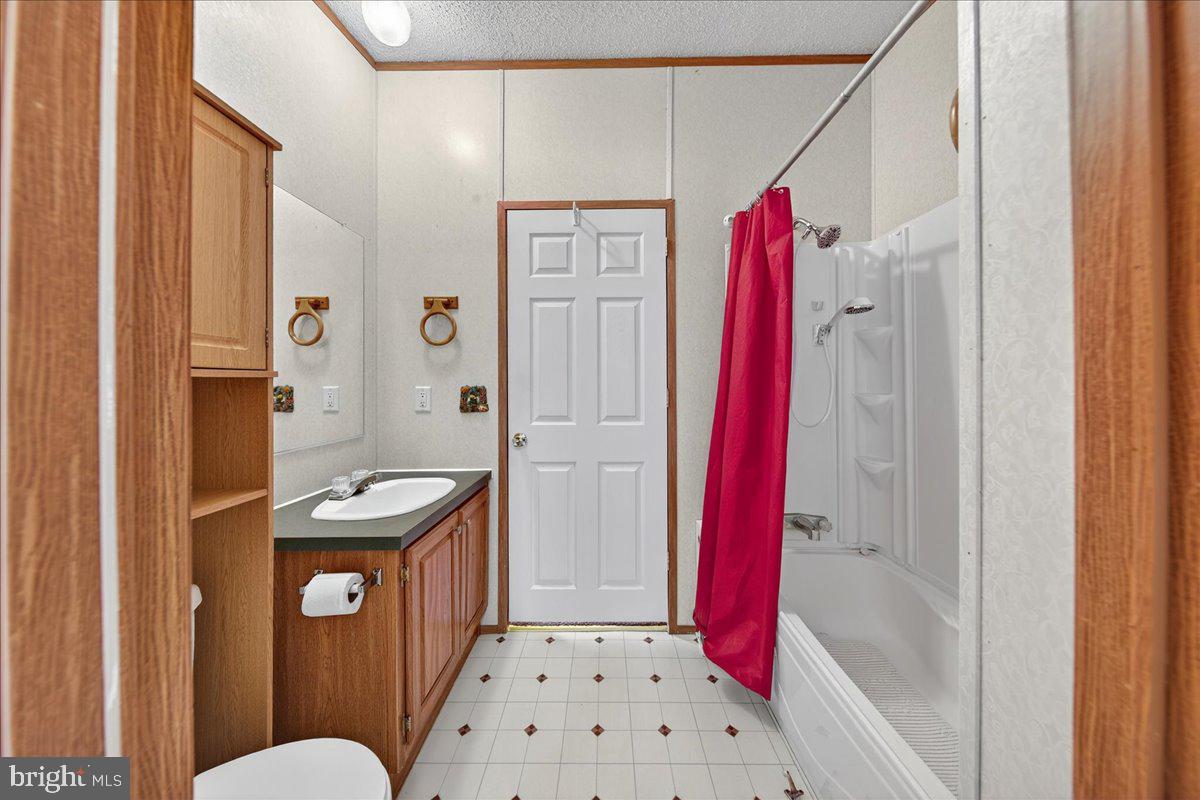 220 CHALKLEVEL RD, LOUISA, Virginia 23093, 3 Bedrooms Bedrooms, ,2 BathroomsBathrooms,Residential,For sale,220 CHALKLEVEL RD,VALA2008900 MLS # VALA2008900