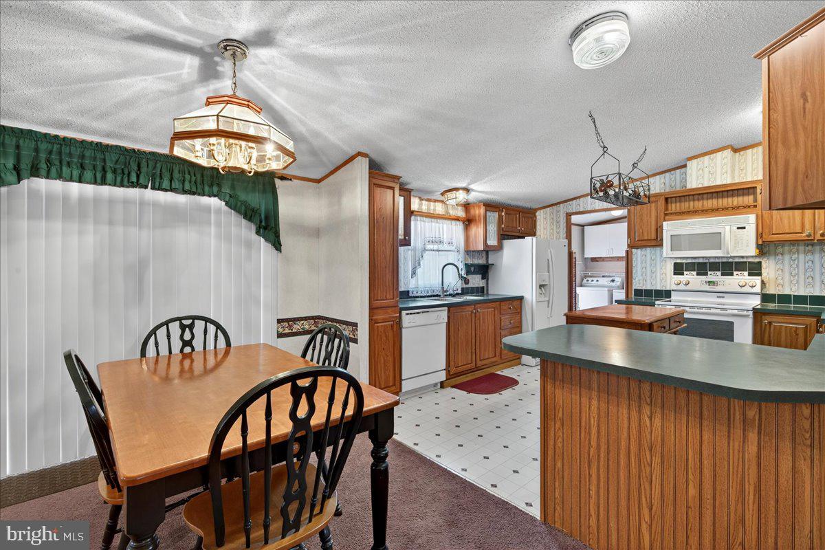 220 CHALKLEVEL RD, LOUISA, Virginia 23093, 3 Bedrooms Bedrooms, ,2 BathroomsBathrooms,Residential,For sale,220 CHALKLEVEL RD,VALA2008900 MLS # VALA2008900