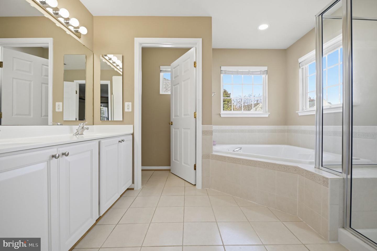 6837 RATHBONE PL, GAINESVILLE, Virginia 20155, 5 Bedrooms Bedrooms, ,3 BathroomsBathrooms,Residential,For sale,6837 RATHBONE PL,VAPW2107692 MLS # VAPW2107692