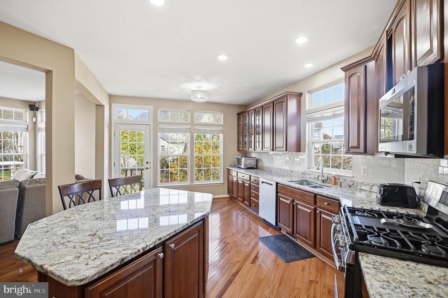 6837 RATHBONE PL, GAINESVILLE, Virginia 20155, 5 Bedrooms Bedrooms, ,3 BathroomsBathrooms,Residential,For sale,6837 RATHBONE PL,VAPW2107692 MLS # VAPW2107692