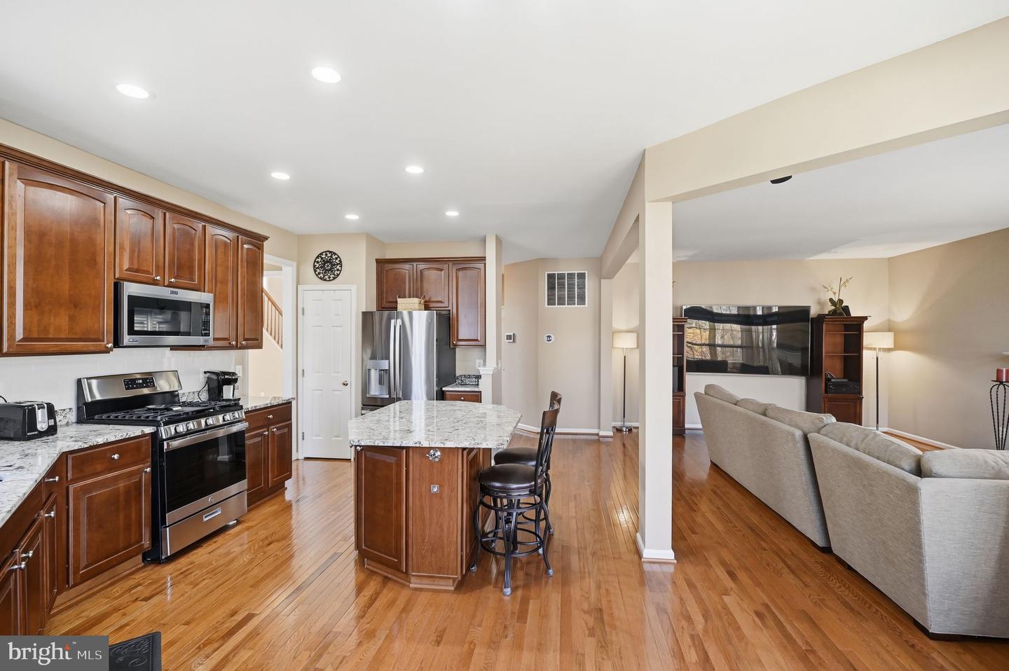 6837 RATHBONE PL, GAINESVILLE, Virginia 20155, 5 Bedrooms Bedrooms, ,3 BathroomsBathrooms,Residential,For sale,6837 RATHBONE PL,VAPW2107692 MLS # VAPW2107692