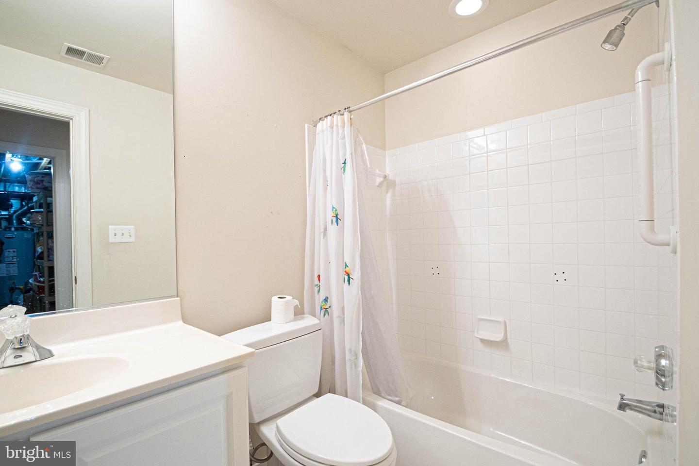 3832 FARRCROFT DR, FAIRFAX, Virginia 22030, 4 Bedrooms Bedrooms, ,4 BathroomsBathrooms,Residential,For sale,3832 FARRCROFT DR,VAFC2007392 MLS # VAFC2007392 3832 FARRCROFT DR, FAIRFAX, Virginia 22030, 4 Bedrooms Bedrooms, ,4 BathroomsBathrooms,Residential,For sale,3832 FARRCROFT DR,VAFC2007392 MLS # VAFC2007392