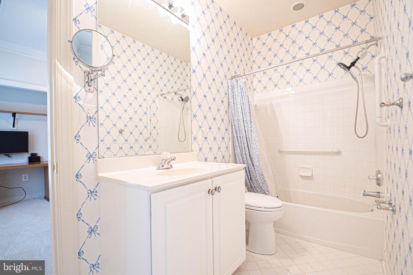 3832 FARRCROFT DR, FAIRFAX, Virginia 22030, 4 Bedrooms Bedrooms, ,4 BathroomsBathrooms,Residential,For sale,3832 FARRCROFT DR,VAFC2007392 MLS # VAFC2007392 3832 FARRCROFT DR, FAIRFAX, Virginia 22030, 4 Bedrooms Bedrooms, ,4 BathroomsBathrooms,Residential,For sale,3832 FARRCROFT DR,VAFC2007392 MLS # VAFC2007392