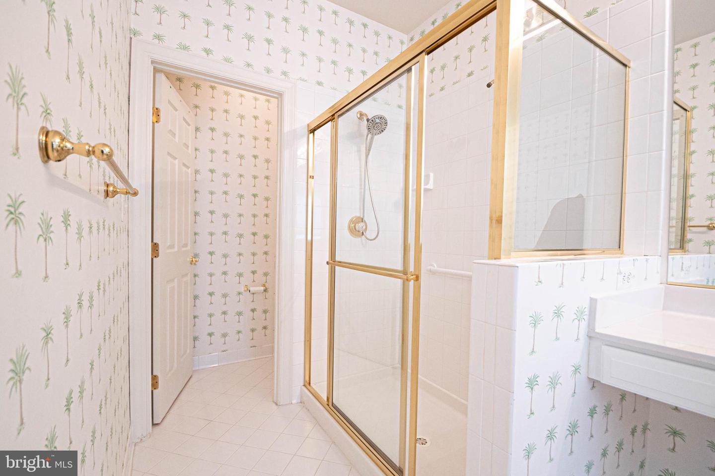 3832 FARRCROFT DR, FAIRFAX, Virginia 22030, 4 Bedrooms Bedrooms, ,4 BathroomsBathrooms,Residential,For sale,3832 FARRCROFT DR,VAFC2007392 MLS # VAFC2007392 3832 FARRCROFT DR, FAIRFAX, Virginia 22030, 4 Bedrooms Bedrooms, ,4 BathroomsBathrooms,Residential,For sale,3832 FARRCROFT DR,VAFC2007392 MLS # VAFC2007392