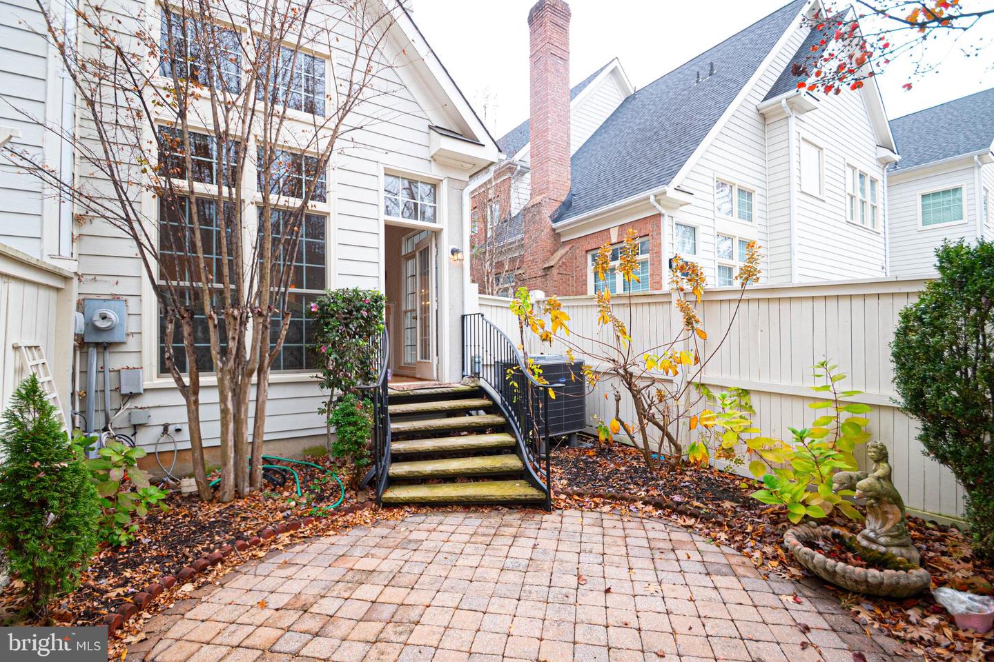 3832 FARRCROFT DR, FAIRFAX, Virginia 22030, 4 Bedrooms Bedrooms, ,4 BathroomsBathrooms,Residential,For sale,3832 FARRCROFT DR,VAFC2007392 MLS # VAFC2007392 3832 FARRCROFT DR, FAIRFAX, Virginia 22030, 4 Bedrooms Bedrooms, ,4 BathroomsBathrooms,Residential,For sale,3832 FARRCROFT DR,VAFC2007392 MLS # VAFC2007392