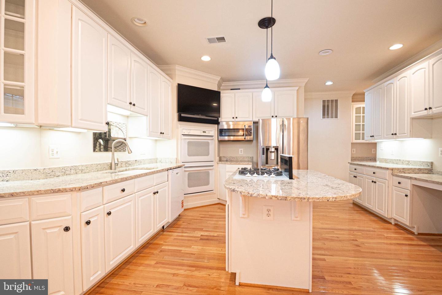 3832 FARRCROFT DR, FAIRFAX, Virginia 22030, 4 Bedrooms Bedrooms, ,4 BathroomsBathrooms,Residential,For sale,3832 FARRCROFT DR,VAFC2007392 MLS # VAFC2007392 3832 FARRCROFT DR, FAIRFAX, Virginia 22030, 4 Bedrooms Bedrooms, ,4 BathroomsBathrooms,Residential,For sale,3832 FARRCROFT DR,VAFC2007392 MLS # VAFC2007392