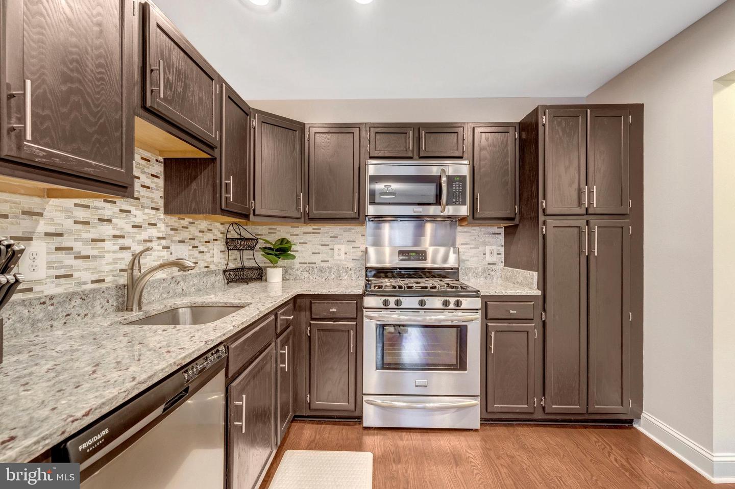 4311 RUNABOUT LN #90, FAIRFAX, Virginia 22030, 3 Bedrooms Bedrooms, ,2 BathroomsBathrooms,Residential,For sale,4311 RUNABOUT LN #90,VAFX2279164 MLS # VAFX2279164 4311 RUNABOUT LN #90, FAIRFAX, Virginia 22030, 3 Bedrooms Bedrooms, ,2 BathroomsBathrooms,Residential,For sale,4311 RUNABOUT LN #90,VAFX2279164 MLS # VAFX2279164