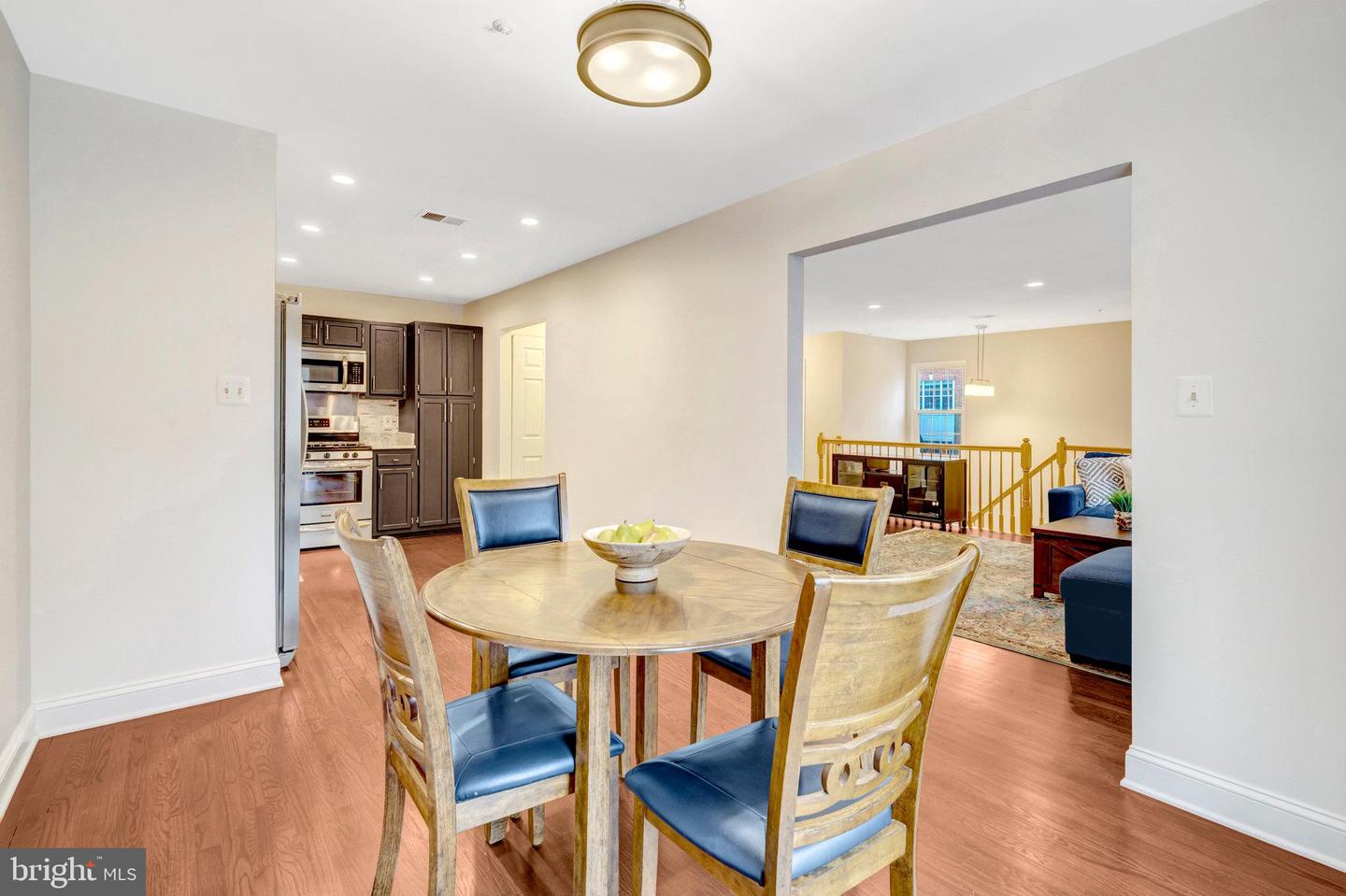 4311 RUNABOUT LN #90, FAIRFAX, Virginia 22030, 3 Bedrooms Bedrooms, ,2 BathroomsBathrooms,Residential,For sale,4311 RUNABOUT LN #90,VAFX2279164 MLS # VAFX2279164 4311 RUNABOUT LN #90, FAIRFAX, Virginia 22030, 3 Bedrooms Bedrooms, ,2 BathroomsBathrooms,Residential,For sale,4311 RUNABOUT LN #90,VAFX2279164 MLS # VAFX2279164